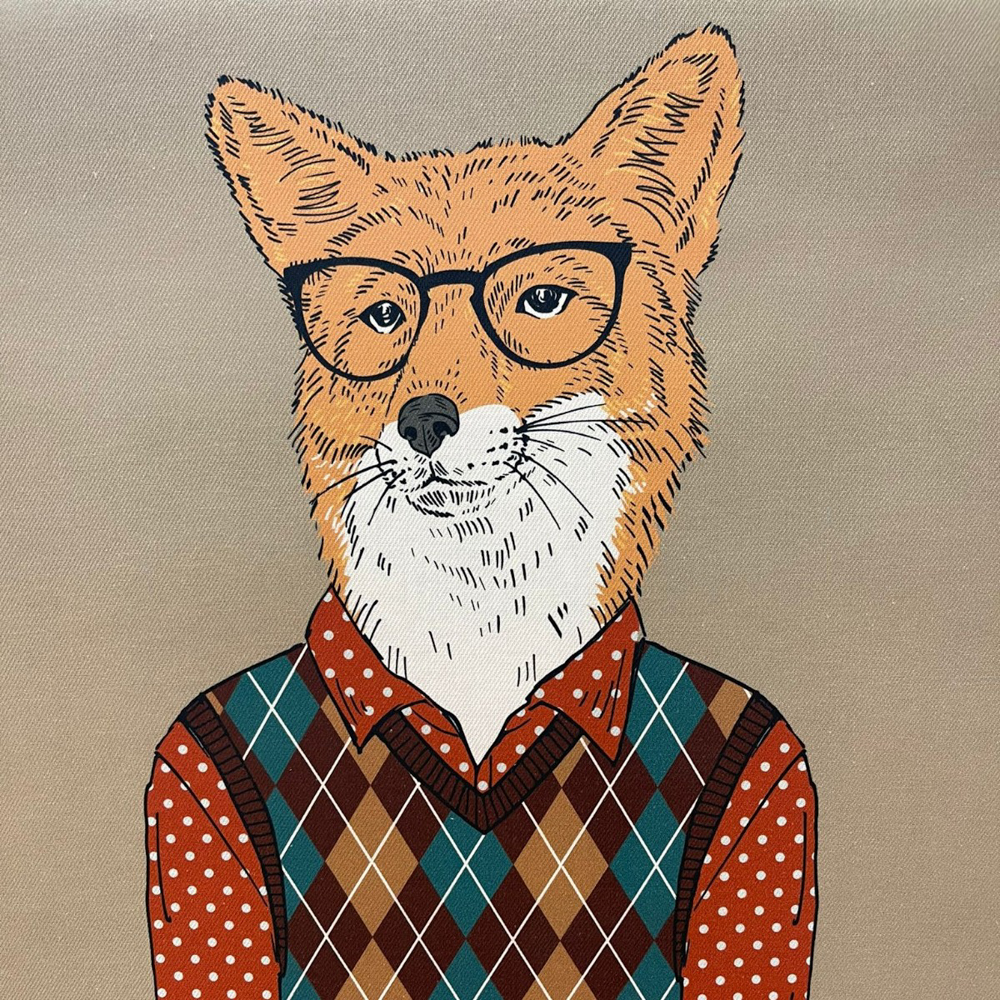 Stoff von einem stilisierten Fuchs mit Brille, der einen karierten Pullover trägt.